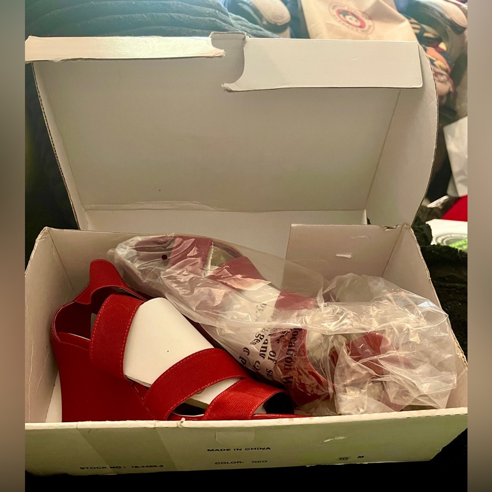 BRAND NEW Bijou New York Strappy Red Wedges